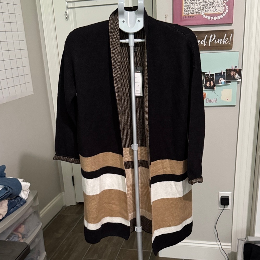 Max Sport Chic Black and Tan Women's Cardigan